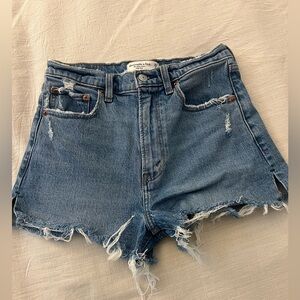 Gently Used A&F Jean Shorts- 25/0- lightly distressed